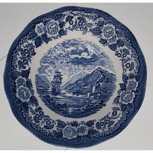 Vtg Royal Warwick Lochs of Scotland Loch Oich Serving Bowl Blue White 8.75" EXC